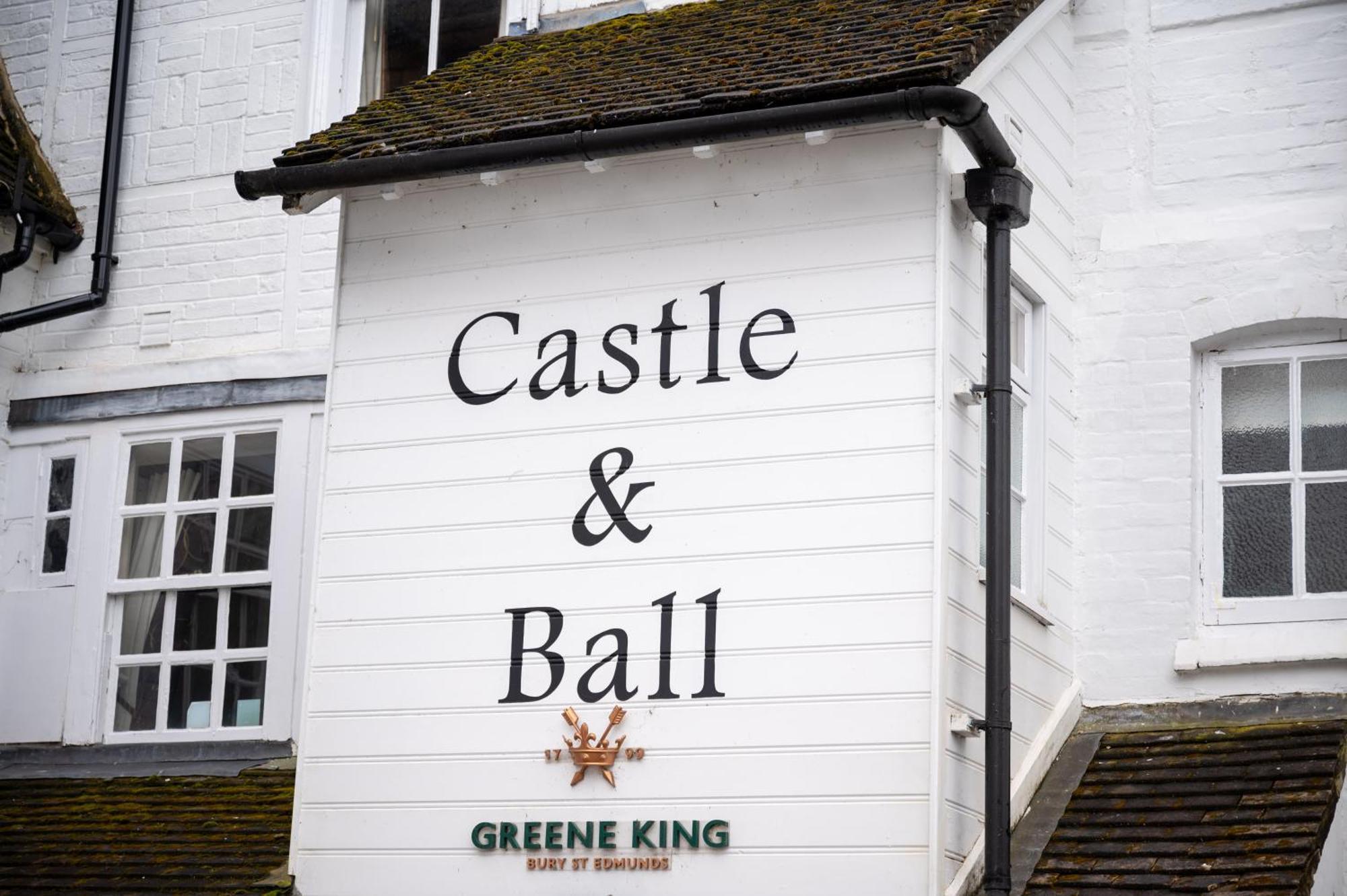Castle And Ball By Greene King Inns Marlborough Exterior foto